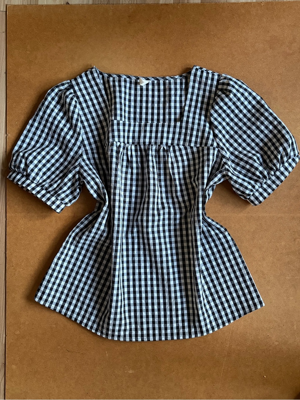 Black & White Gingham Puff Sleeve Top